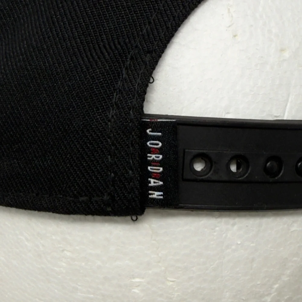 Jordan Child Black Snapback Hat Red Jumpman Logo Flat‎ Brim 617845-023
